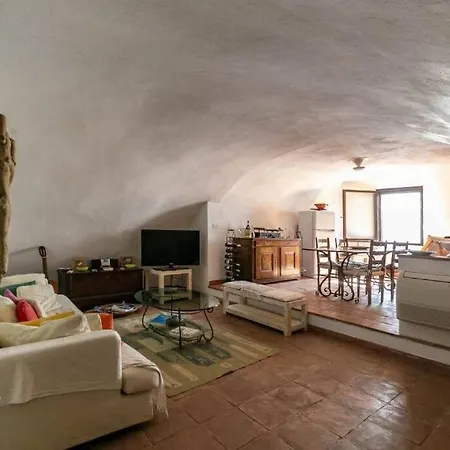 Casa Aldobrandesca *
